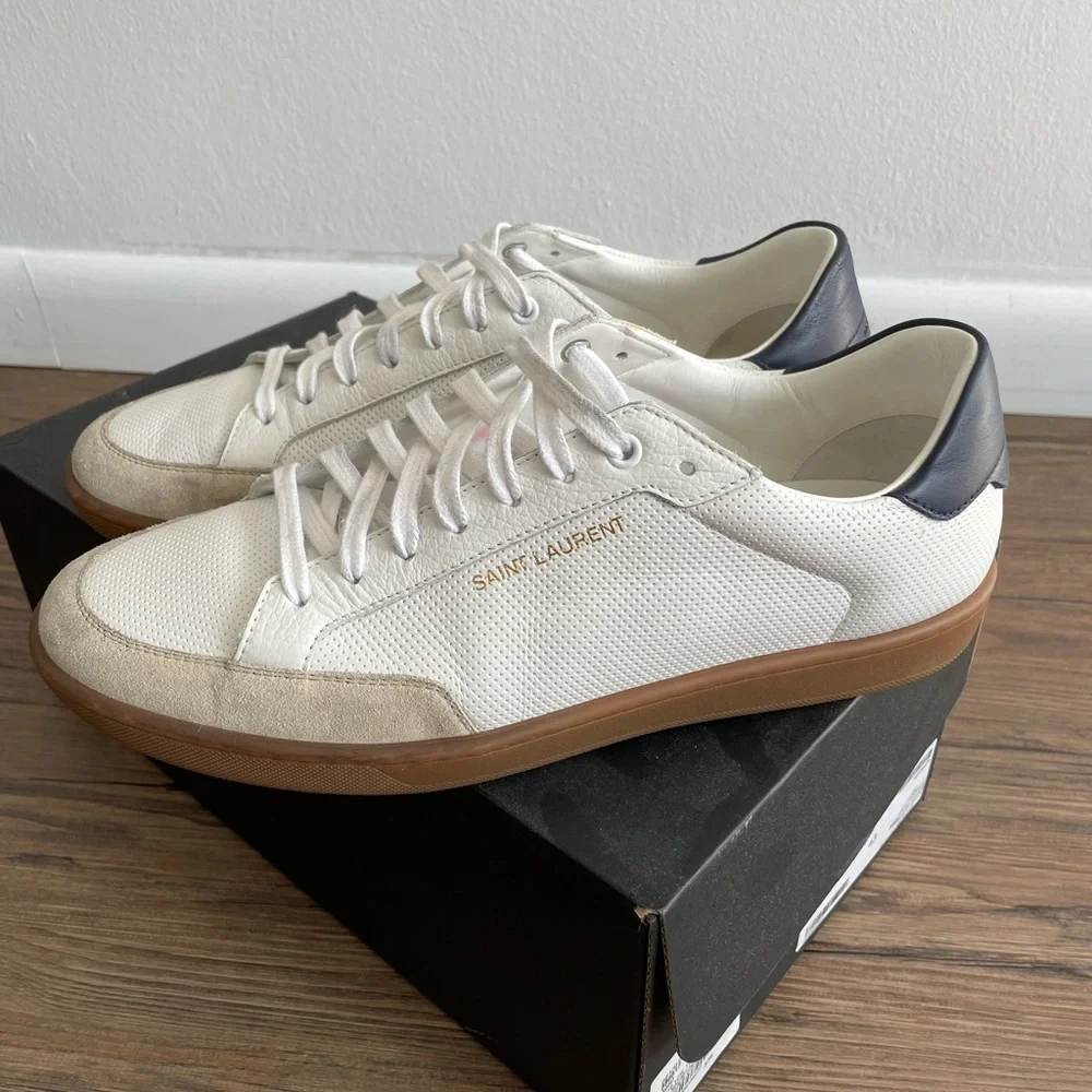 Saint Laurent White Navy Low-Top Sneakers with Gum Sole